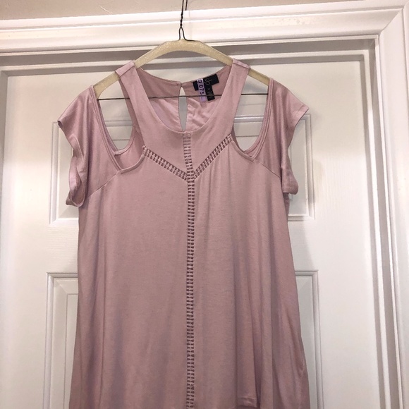 Cold Shoulder Top - Picture 1 of 4